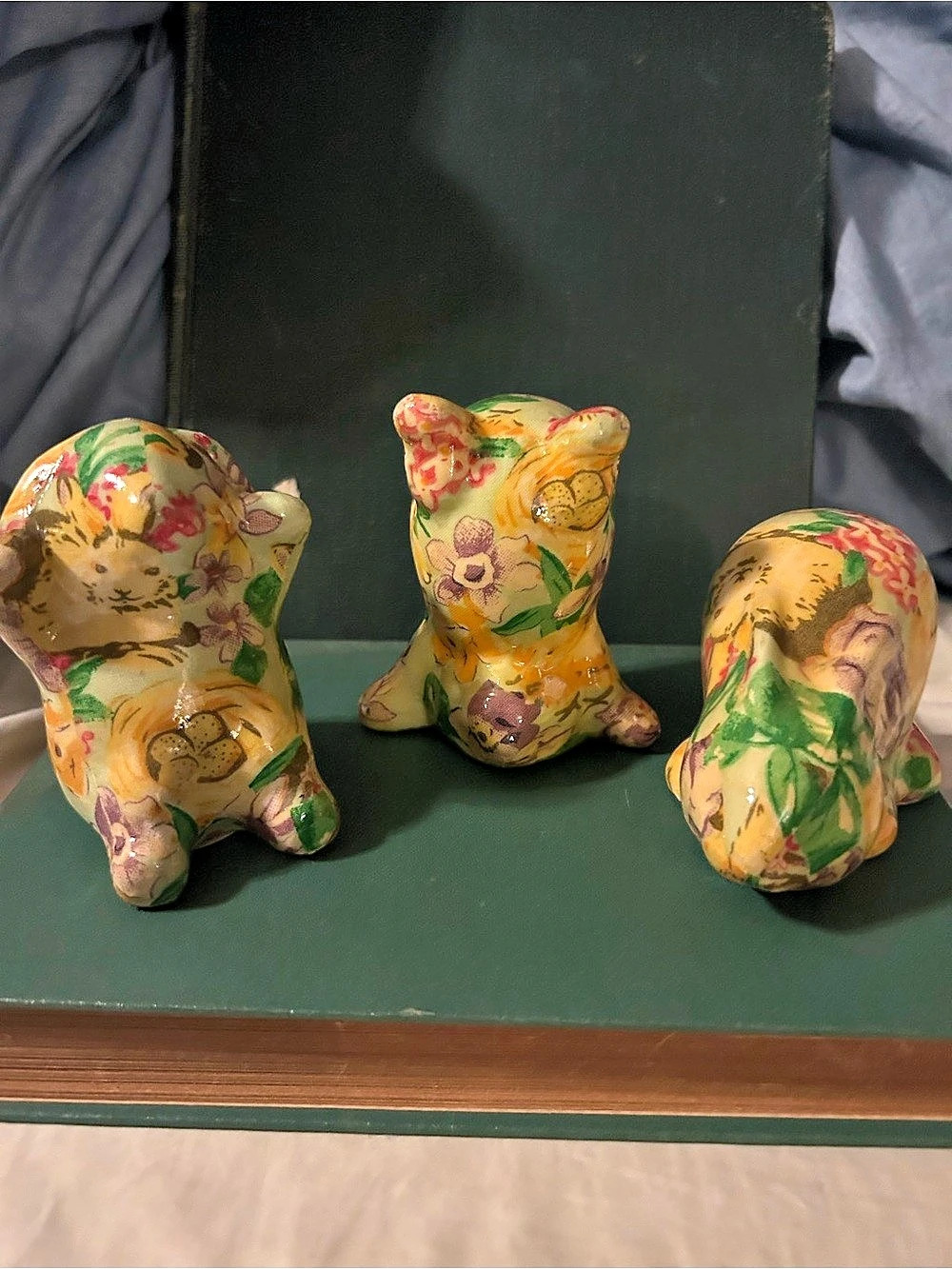 Formalities by Baum Bros. Tumbling Bunnies Set Floral Yellow & Green